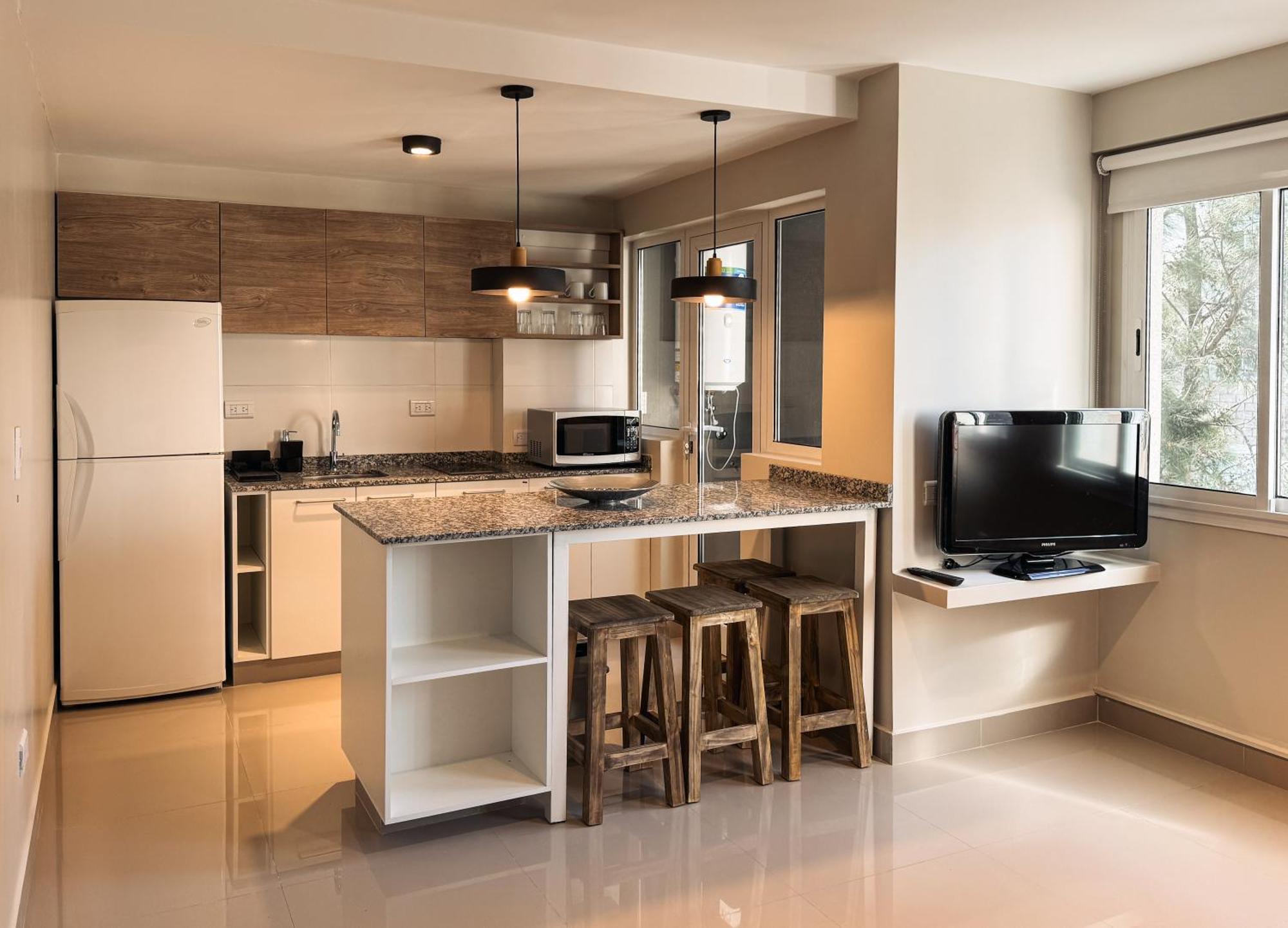 Apartment 12 O Tower, Capital *